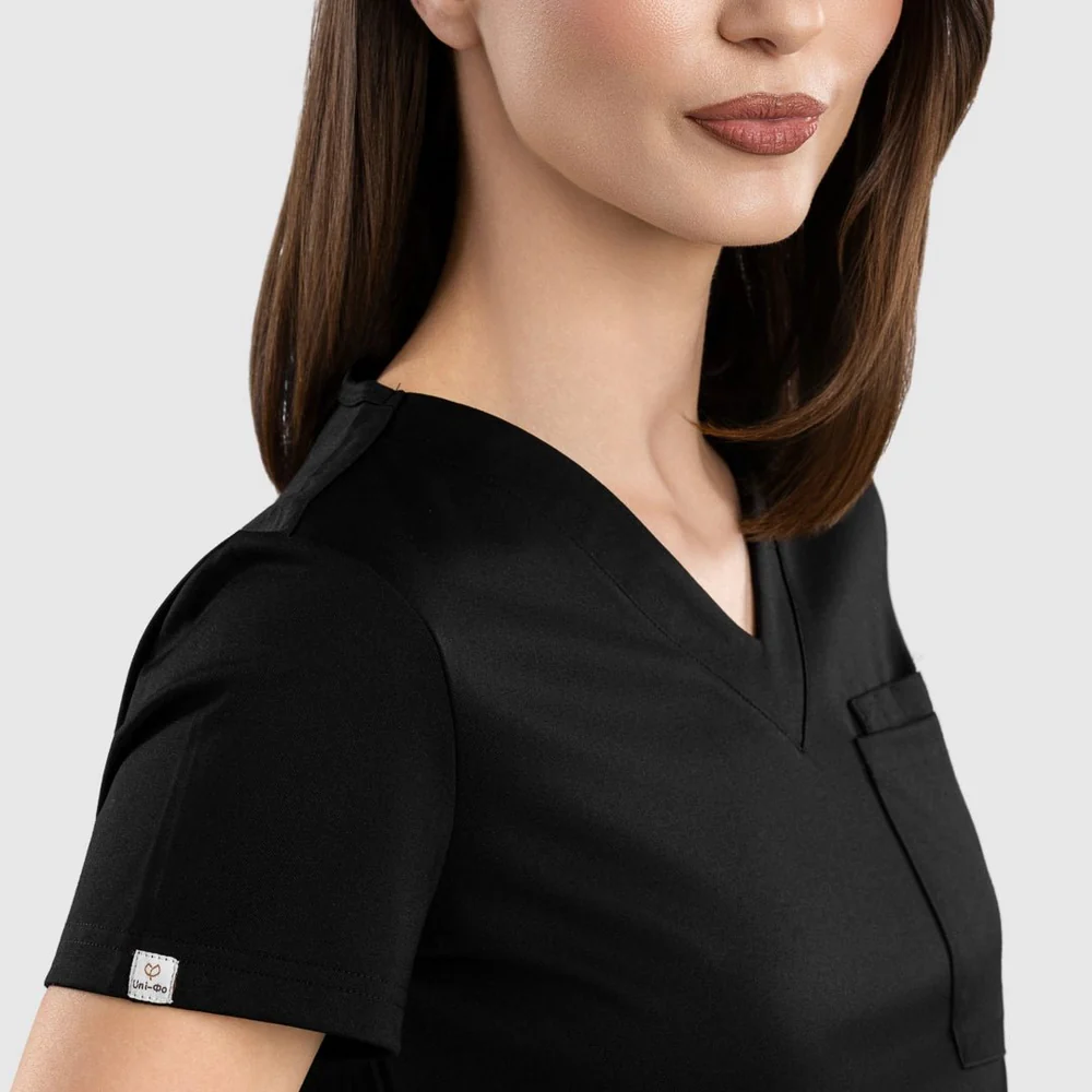 katja-crna-3223017